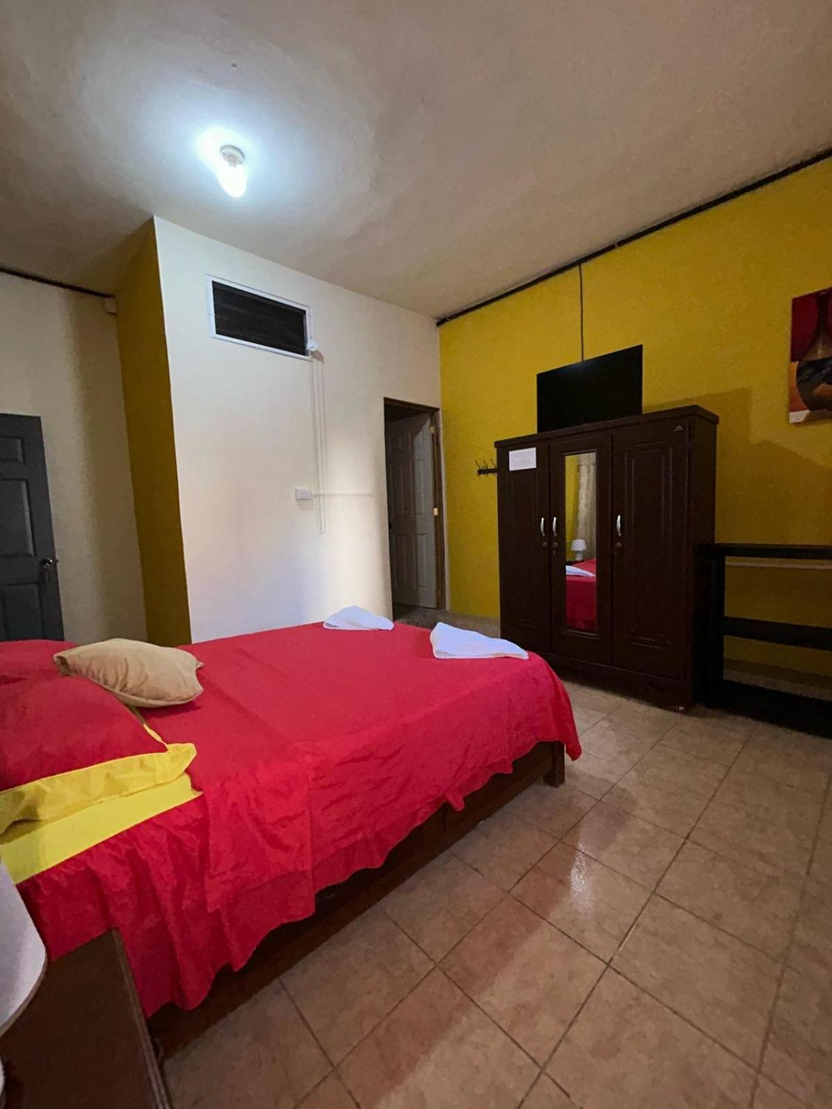 Casa Maya Itza Flores Eksteriør bilde