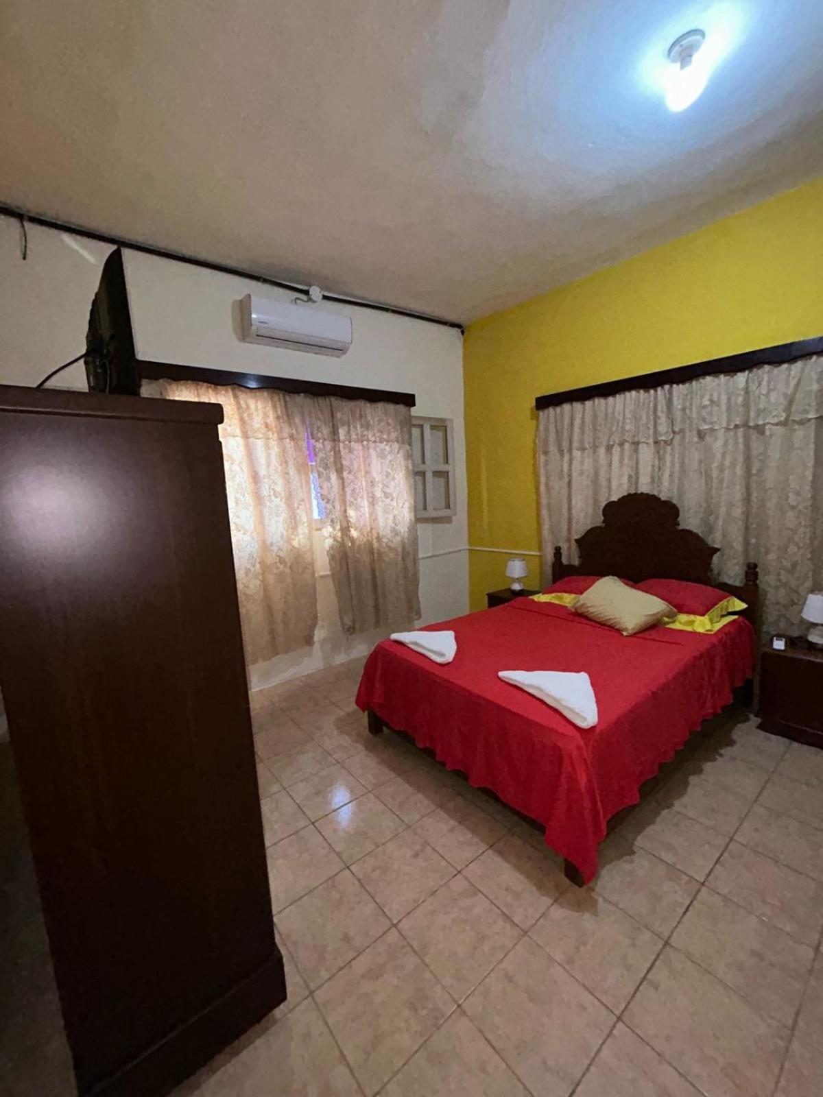Casa Maya Itza Flores Eksteriør bilde