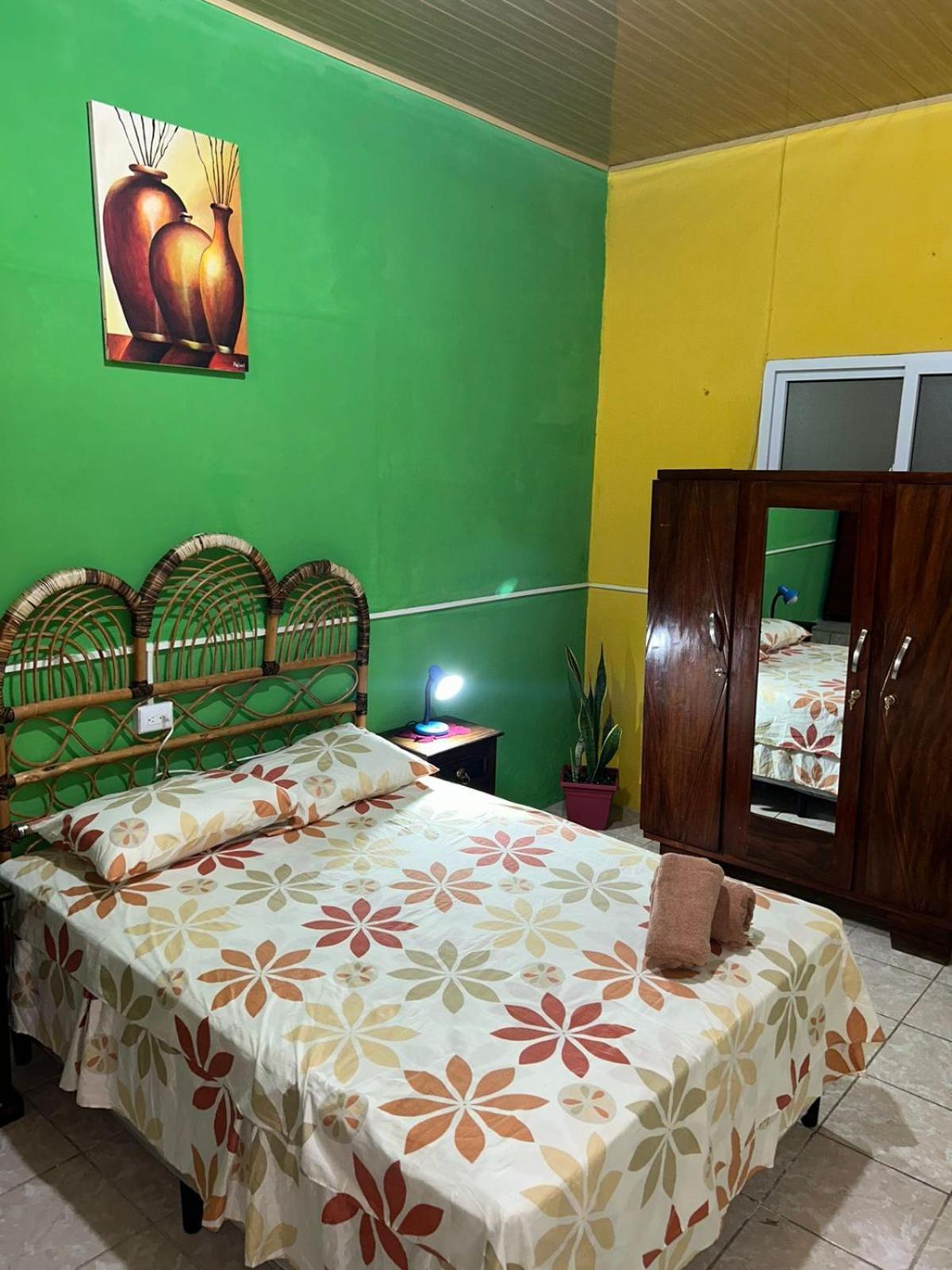 Casa Maya Itza Flores Eksteriør bilde